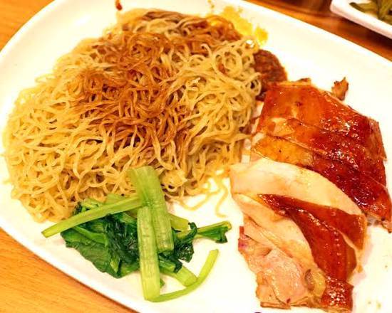 Soya Chicken Noodle Soup油鸡汤面